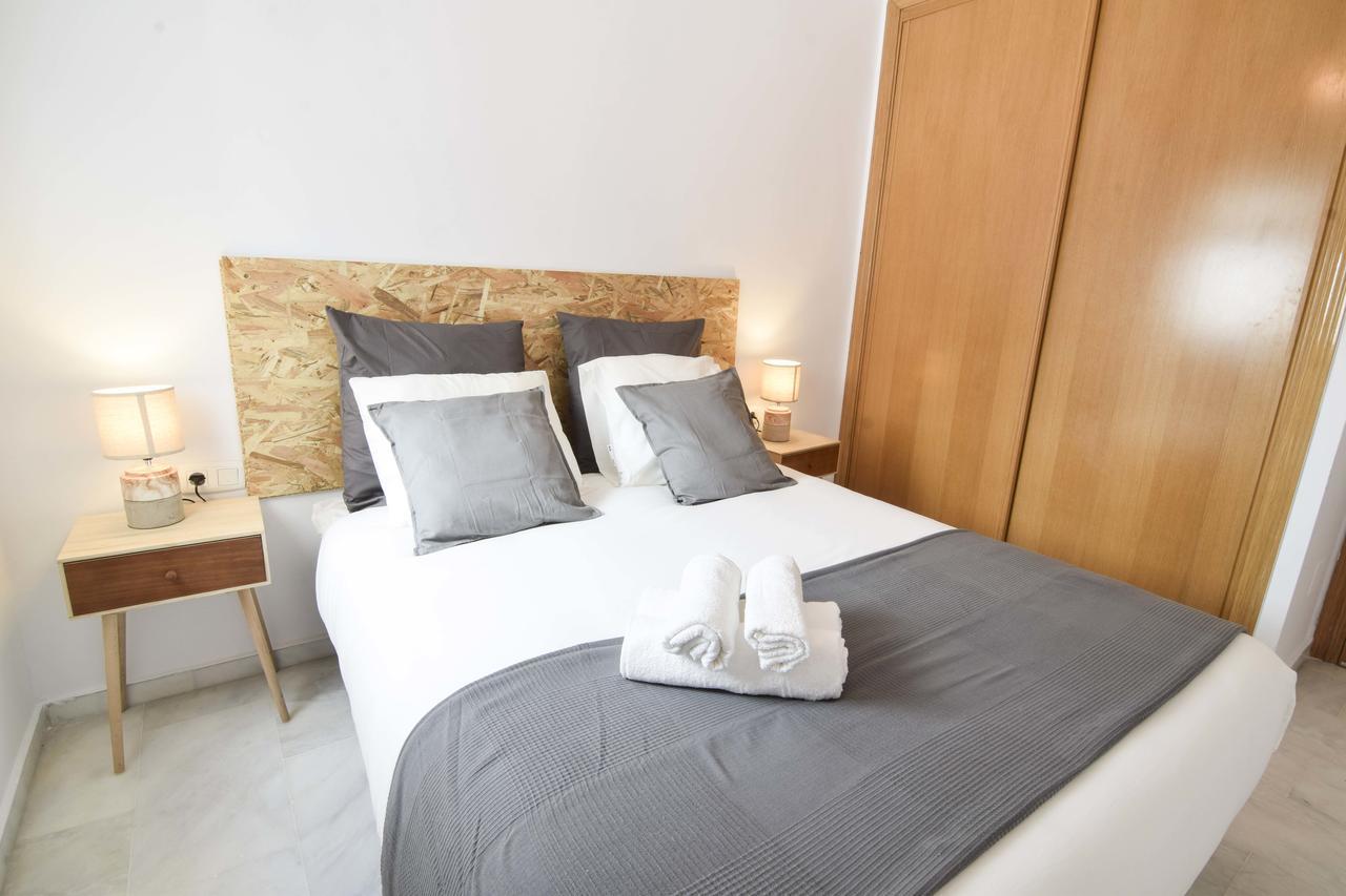 P&P Apartaments Carrera De Capuchinos Малага Екстериор снимка