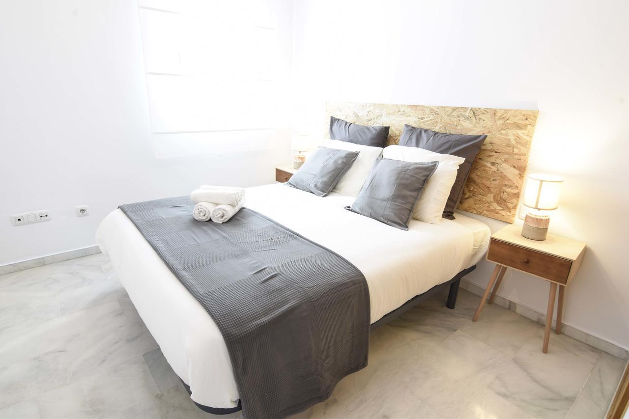 P&P Apartaments Carrera De Capuchinos Малага Екстериор снимка