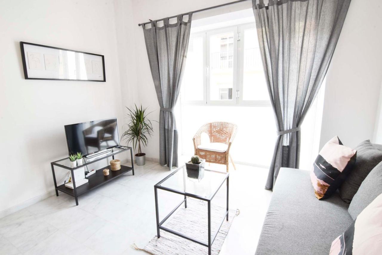 P&P Apartaments Carrera De Capuchinos Малага Екстериор снимка