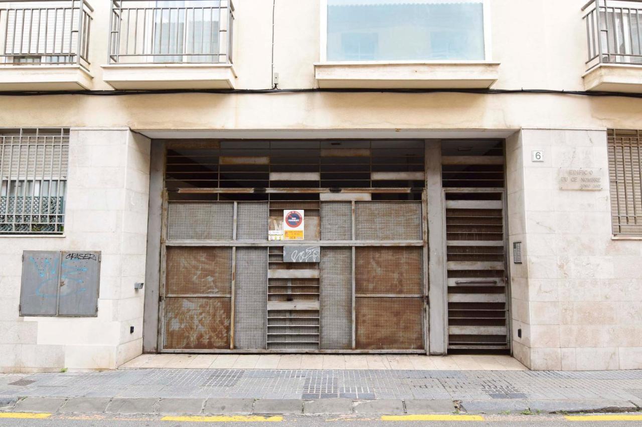 P&P Apartaments Carrera De Capuchinos Малага Екстериор снимка