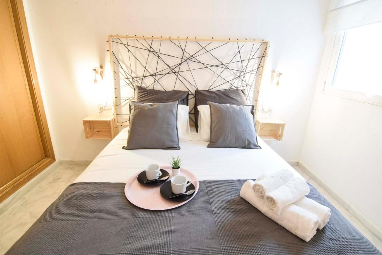 P&P Apartaments Carrera De Capuchinos Малага Екстериор снимка