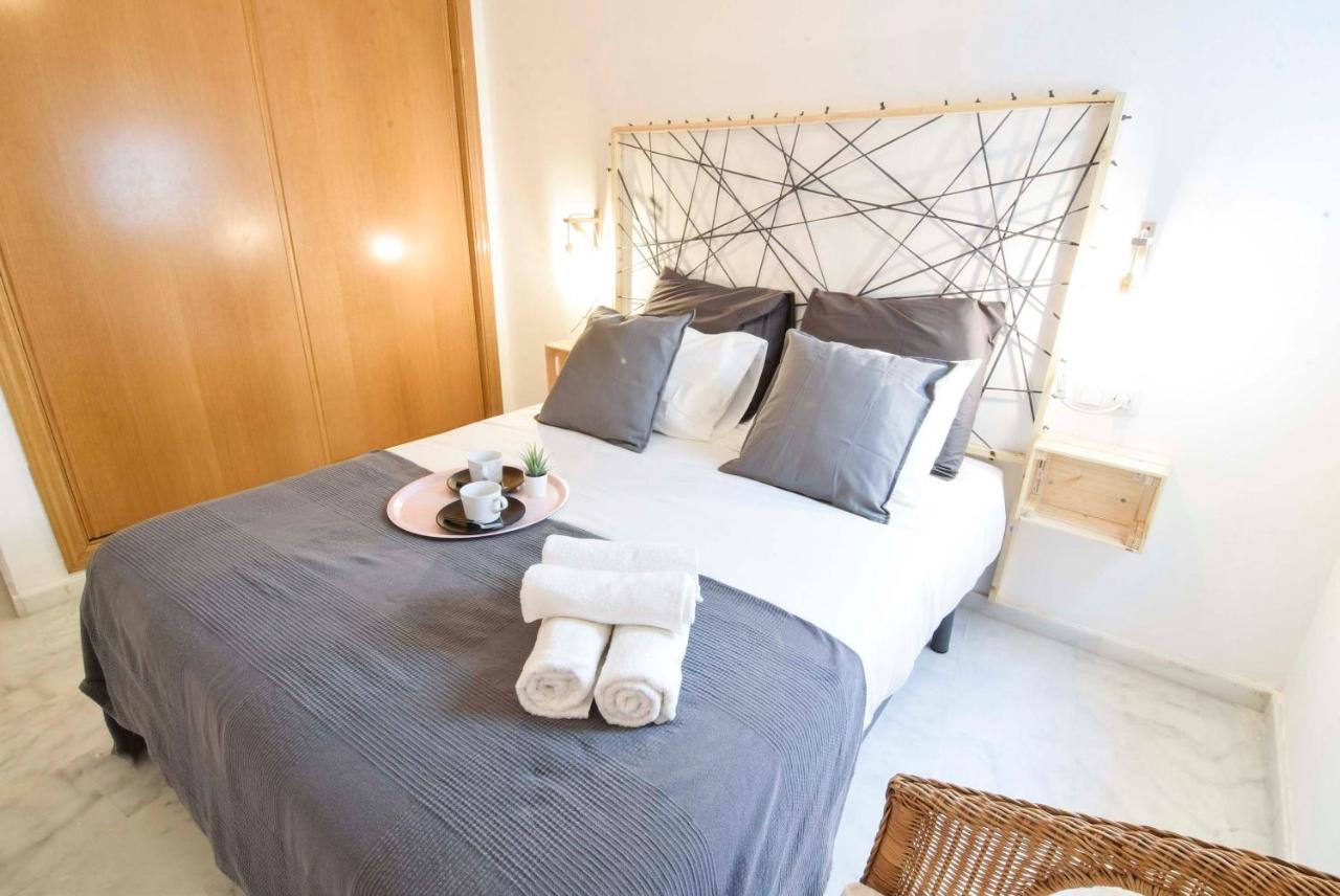 P&P Apartaments Carrera De Capuchinos Малага Екстериор снимка