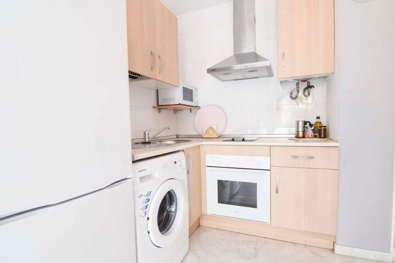 P&P Apartaments Carrera De Capuchinos Малага Екстериор снимка