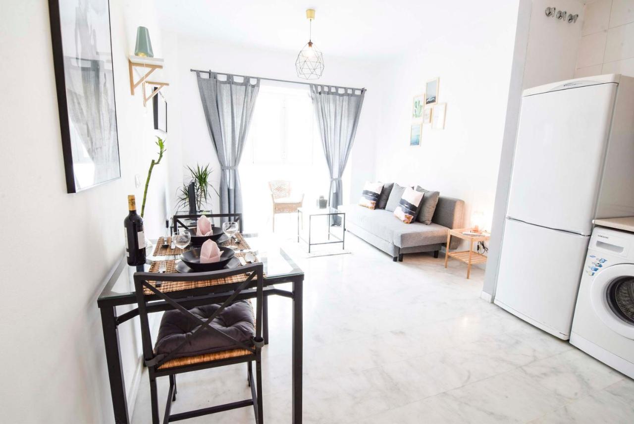 P&P Apartaments Carrera De Capuchinos Малага Екстериор снимка