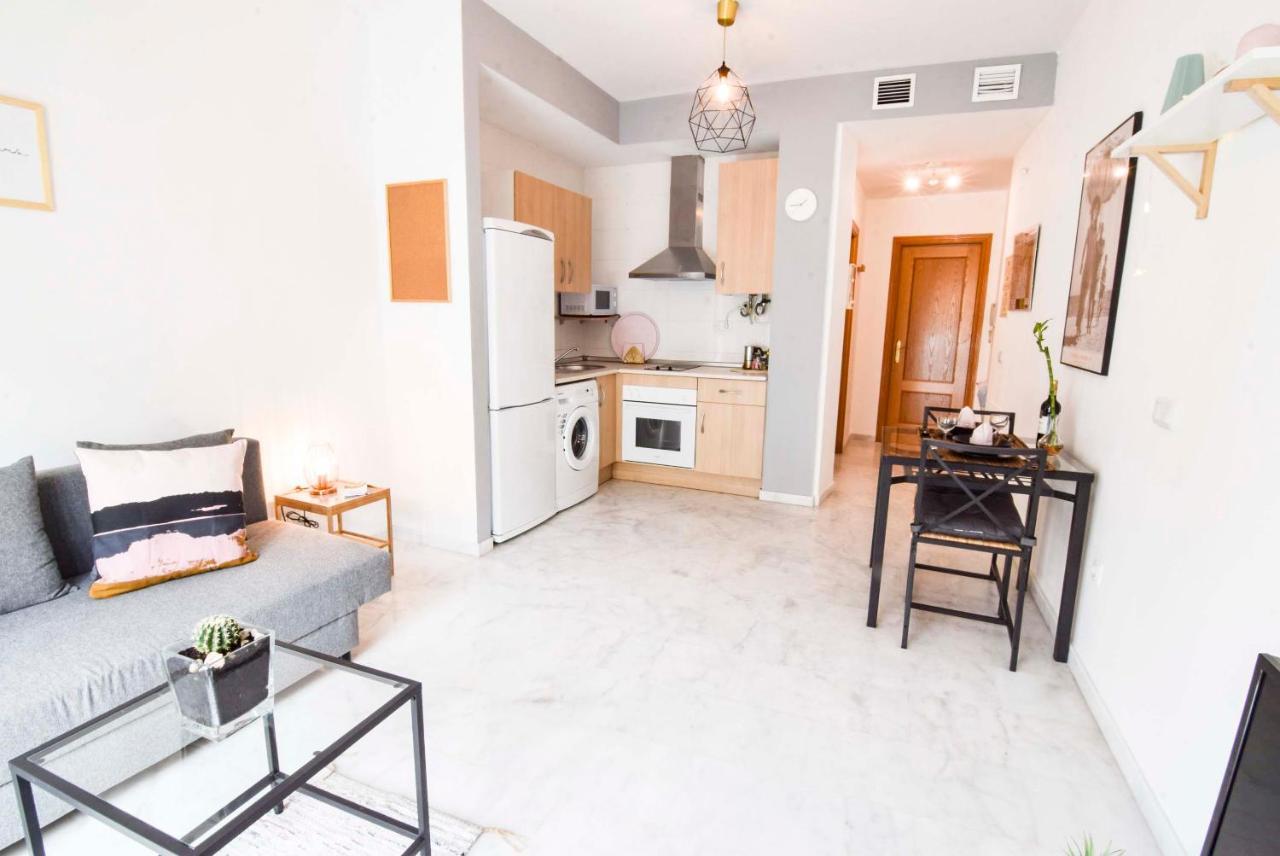 P&P Apartaments Carrera De Capuchinos Малага Екстериор снимка