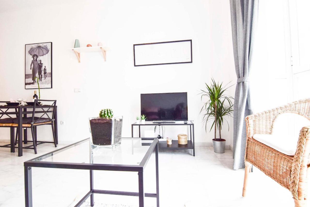 P&P Apartaments Carrera De Capuchinos Малага Екстериор снимка