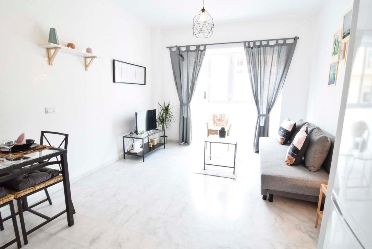 P&P Apartaments Carrera De Capuchinos Малага Екстериор снимка