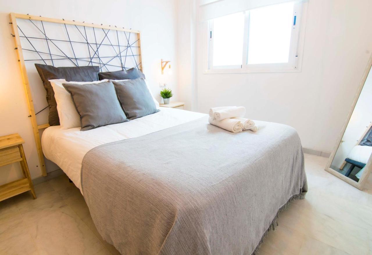 P&P Apartaments Carrera De Capuchinos Малага Екстериор снимка