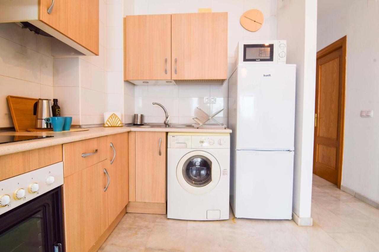 P&P Apartaments Carrera De Capuchinos Малага Екстериор снимка