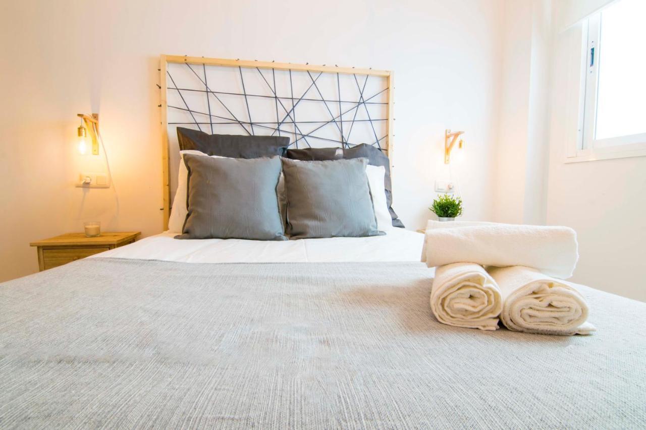 P&P Apartaments Carrera De Capuchinos Малага Екстериор снимка