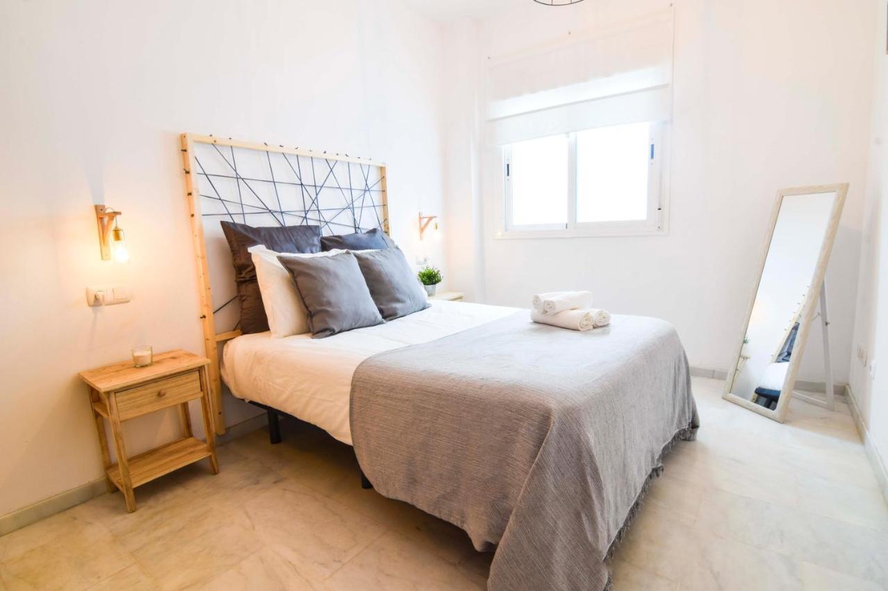P&P Apartaments Carrera De Capuchinos Малага Екстериор снимка